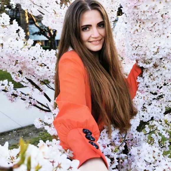 Bright Cloak - Picture 2 of 9